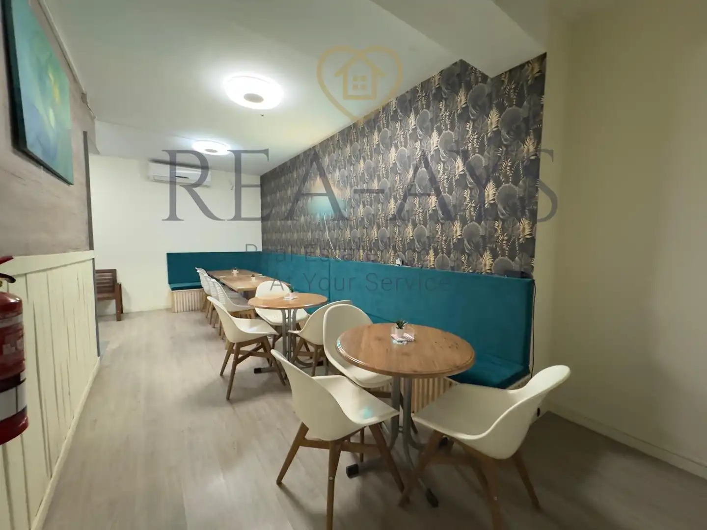 Commercial properties for sale in Cornellà de Llobregat  with Air Conditioner, Furnished and Internet