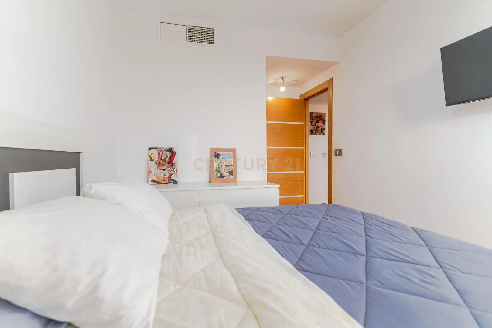 Dormitori de Apartament en venda en Granada amb Aire condicionat, Traster i Piscina