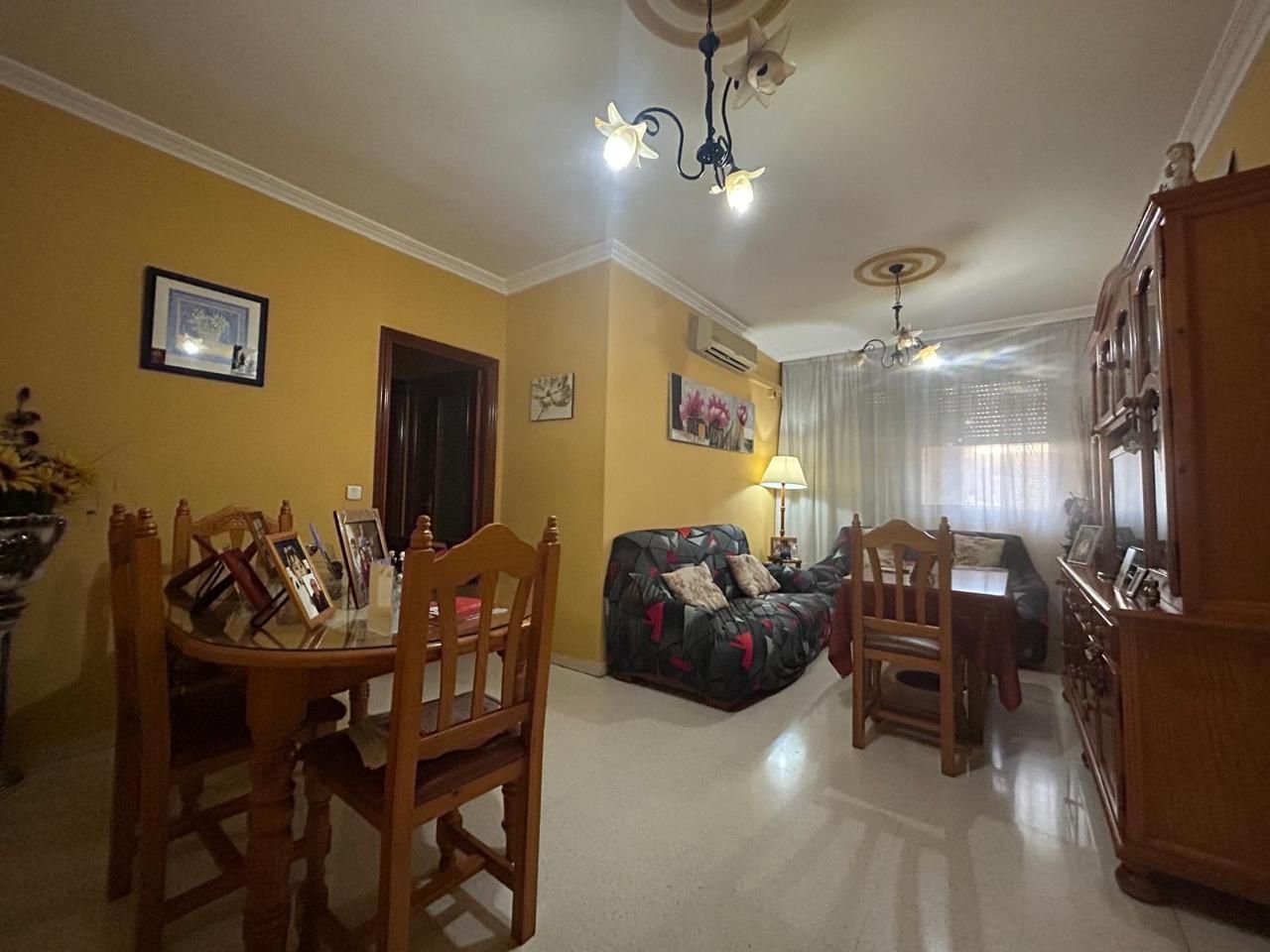 Dining room of Flat for sale in Dos Hermanas  with Air Conditioner and Heating