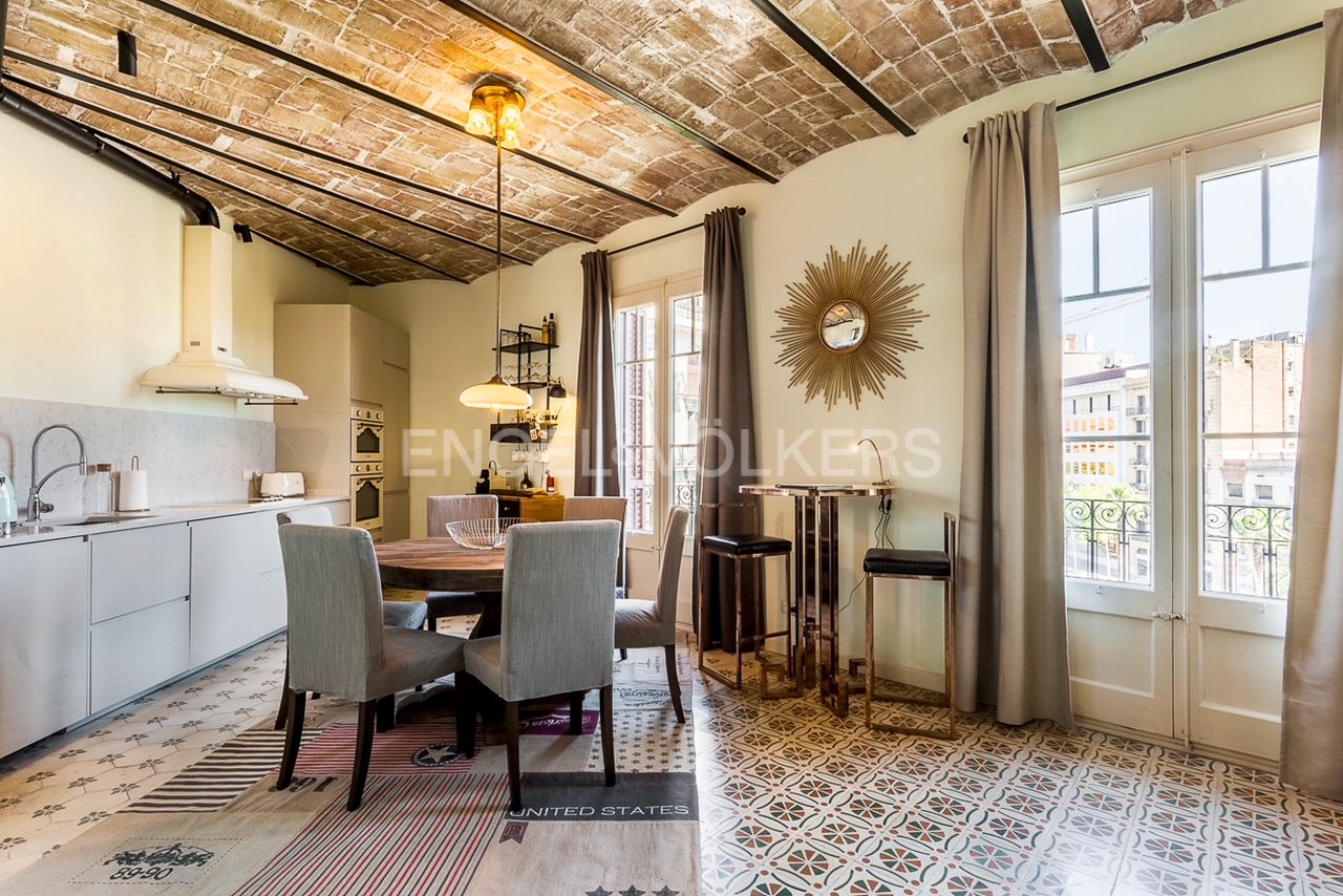Dining room of Flat for rent in  Barcelona Capital  with Air Conditioner, Heating and Furnished