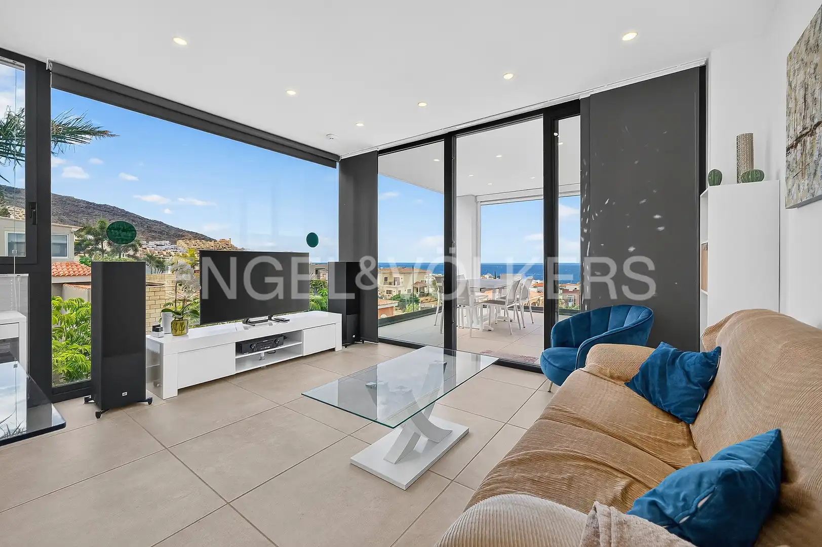Living room of Houses for sale in Adeje  with Air Conditioner, Terrace and Swimming Pool