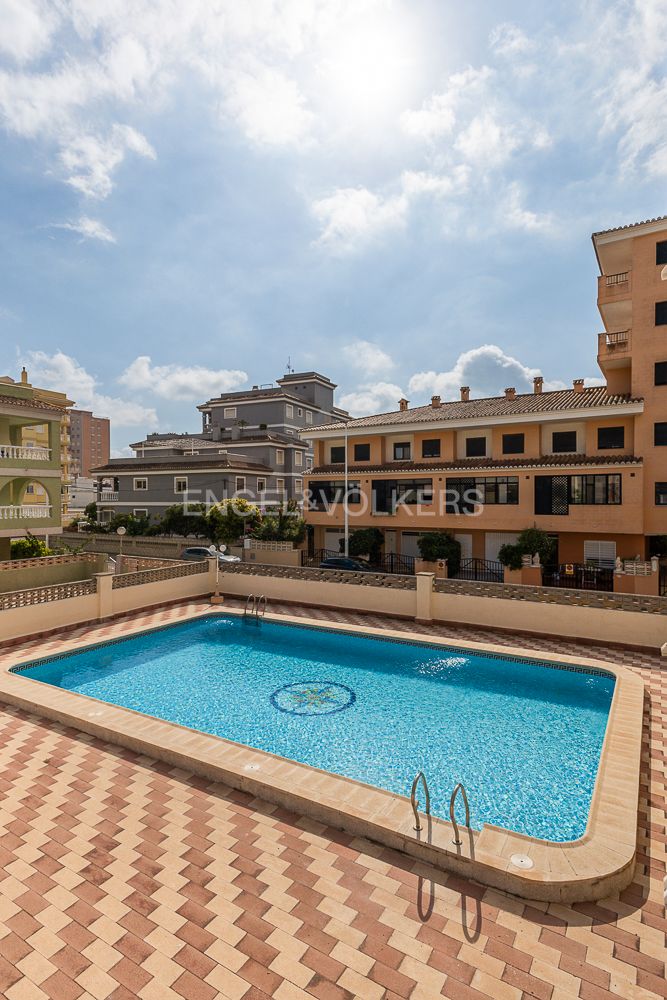 Exterior view of Apartment for sale in Sueca  with Air Conditioner, Heating and Private garden