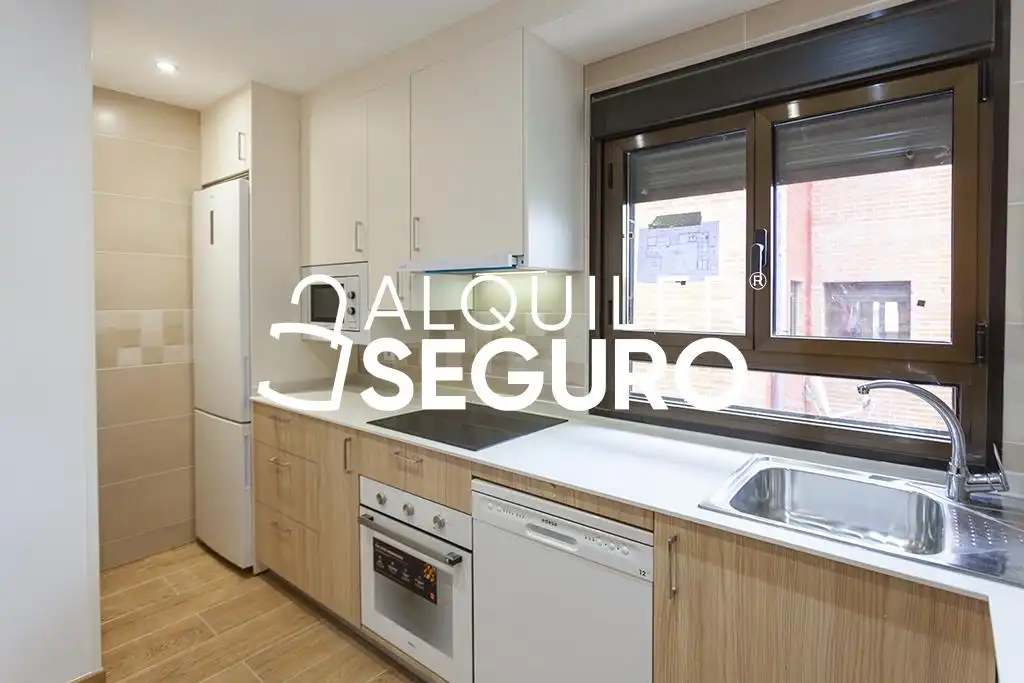 Cocina de Piso de alquiler en El Berrueco con Calefacción y Terraza