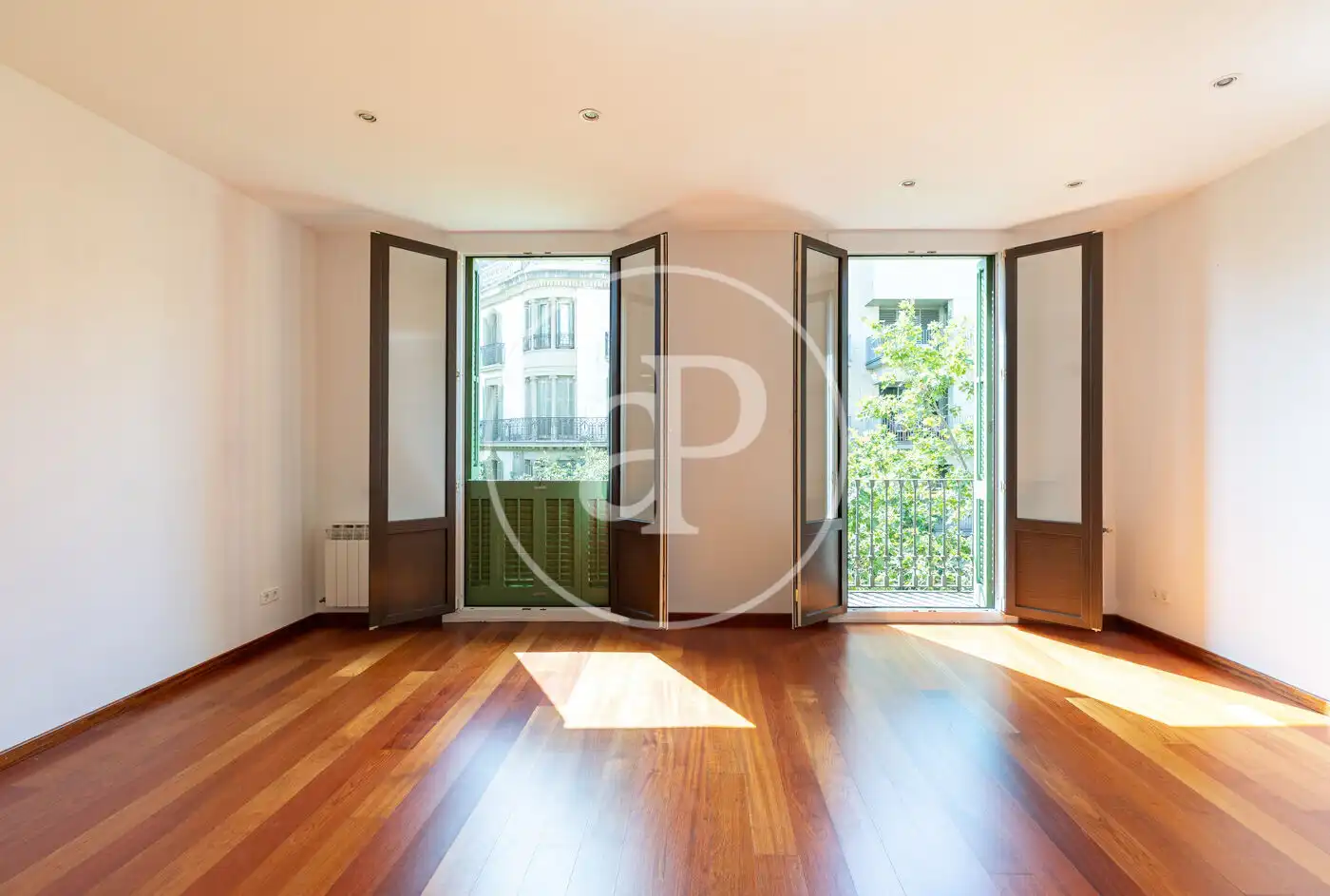 Sala d'estar de Pis en venda en Barcelona amb Aire condicionat, Calefacció i Balcó