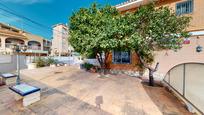 Vista exterior de Casa o xalet en venda en El Campello amb Aire condicionat, Jardí privat i Terrassa