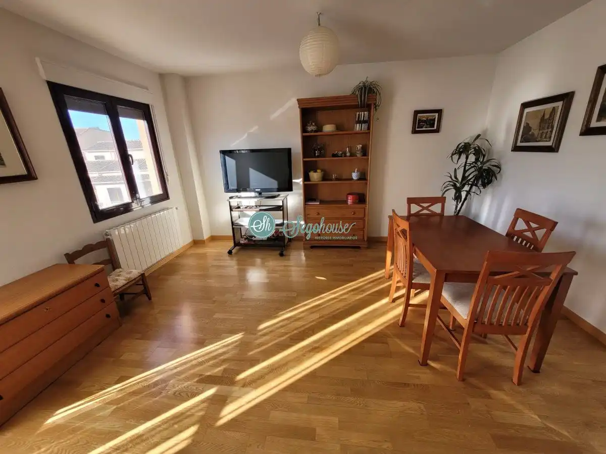 Living room of Flat for sale in Palazuelos de Eresma  with Heating, Storage room and Community pool