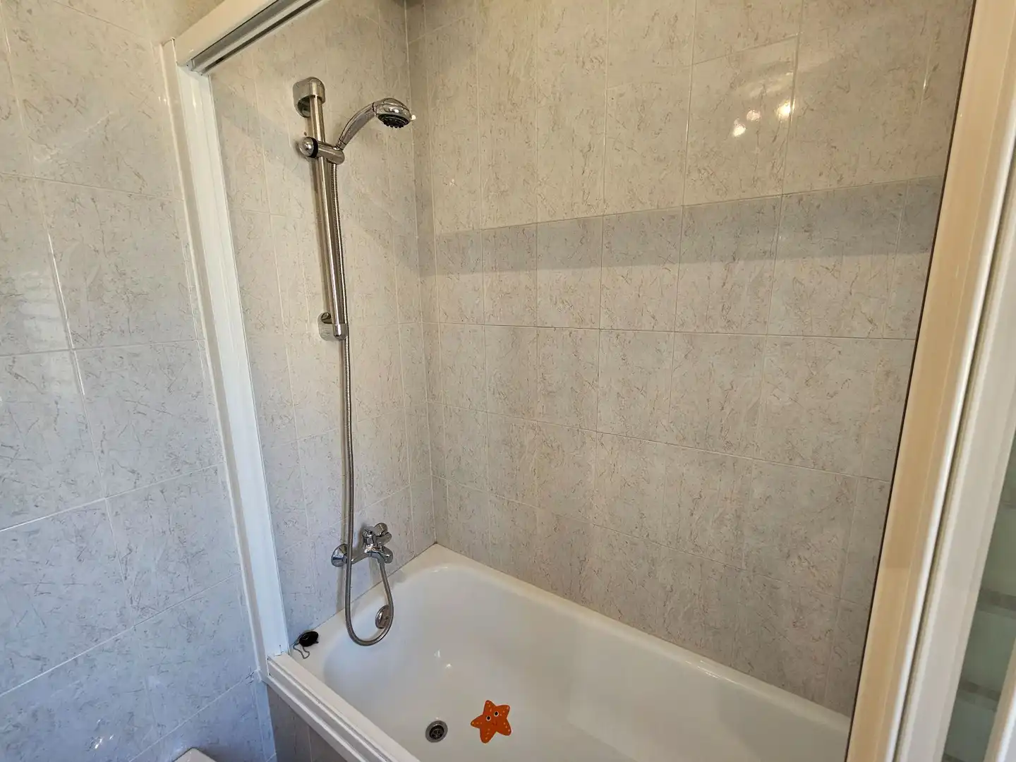 Bathroom of Houses for rent in Valdemorillo  with Air Conditioner, Heating and Private garden
