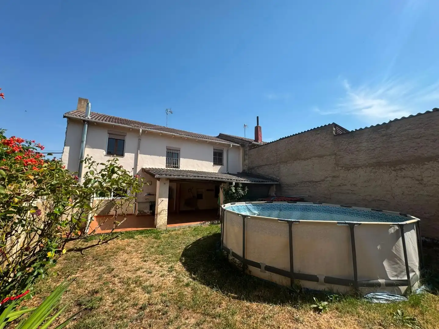 Vista exterior de Casa o chalet en venta en Mansilla de las Mulas con Calefacción, Jardín privado y Amueblado