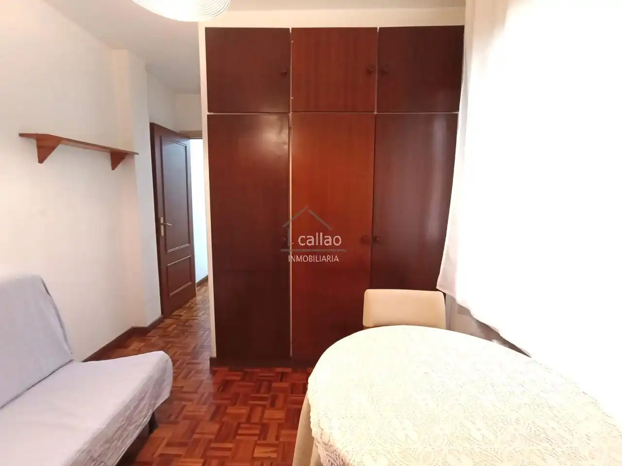 Habitación de Piso de alquiler en Ferrol con Calefacción, Parquet y Amueblado