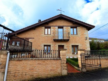Maison avec balcon à vendre à Plaza LEZANA DE MENA