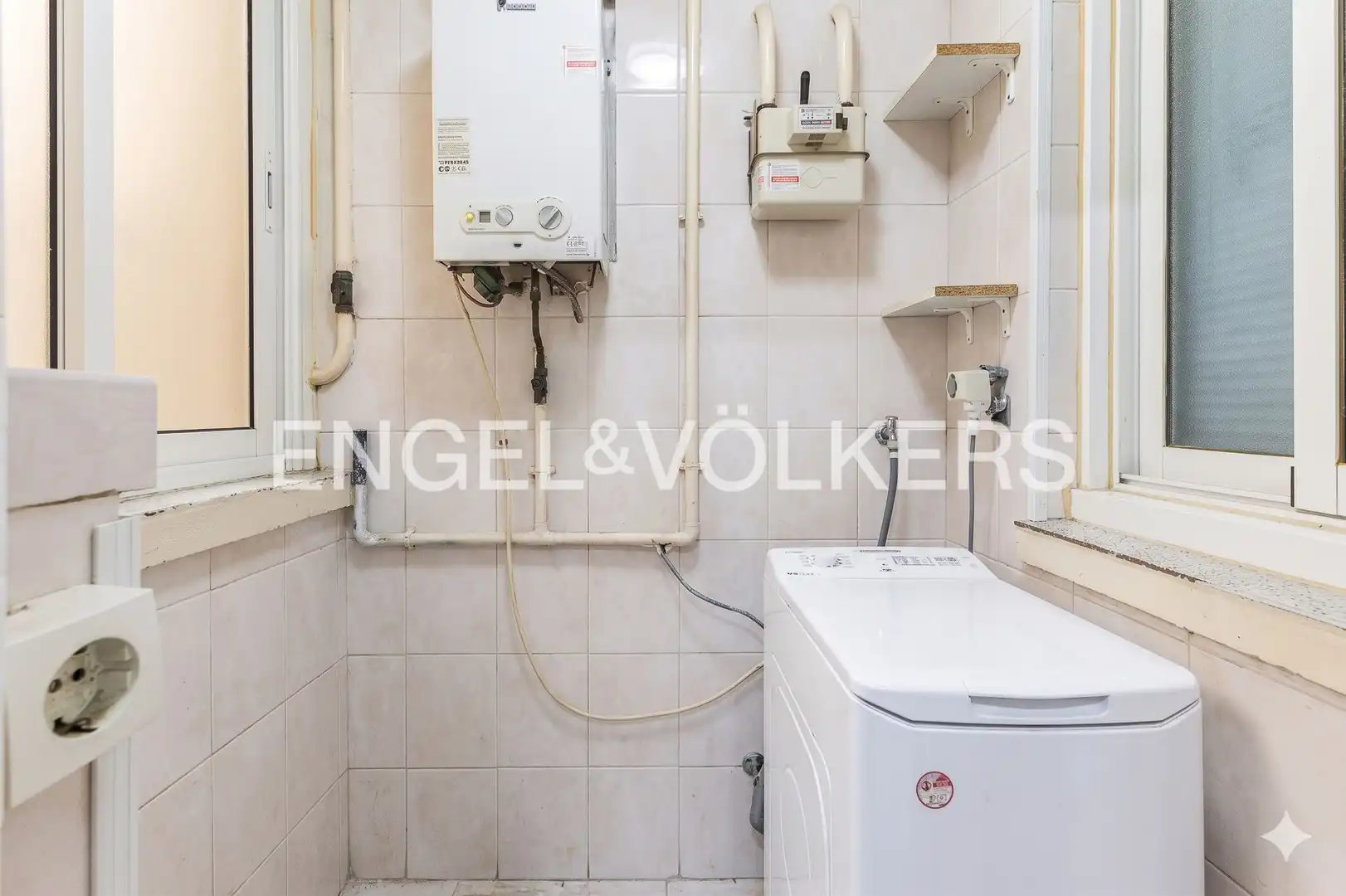 Kitchen of Flat for sale in Barcelona  with Air Conditioner, Heating and Balcony
