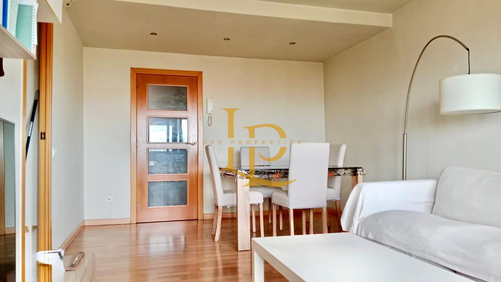 Living room of Flat for sale in Terrassa  with Air Conditioner, Heating and Oven