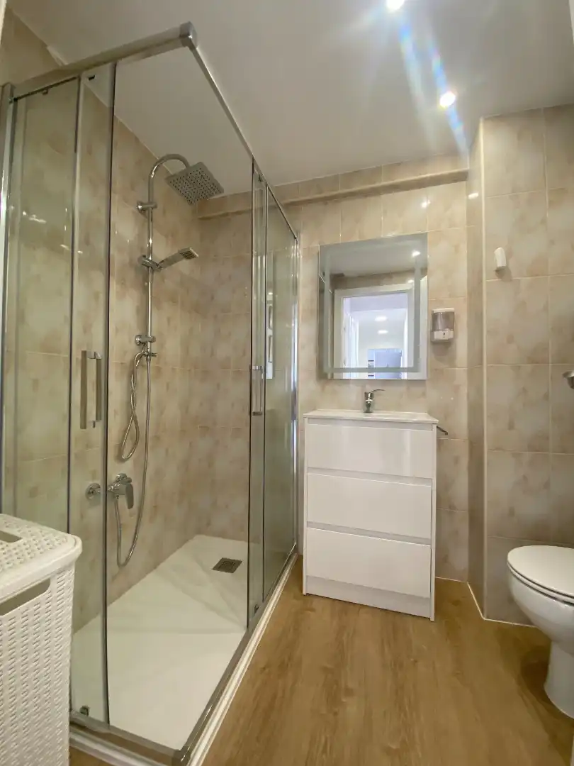Bathroom of Flat for rent in Málaga  with Air Conditioner, Furnished and Washing machine