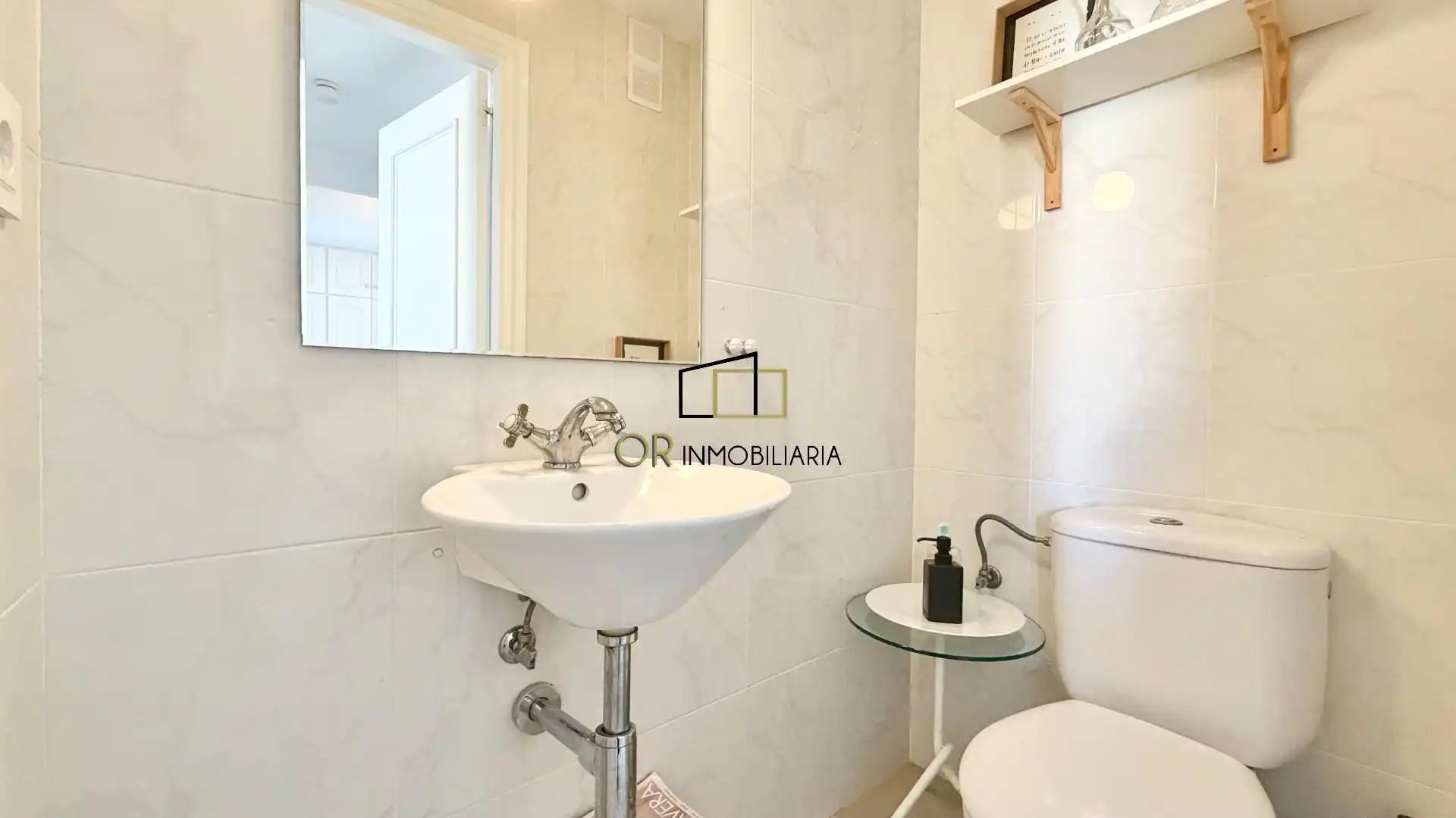 Bathroom of Flat for sale in Vilanova i la Geltrú  with Heating, Parquet flooring and Terrace