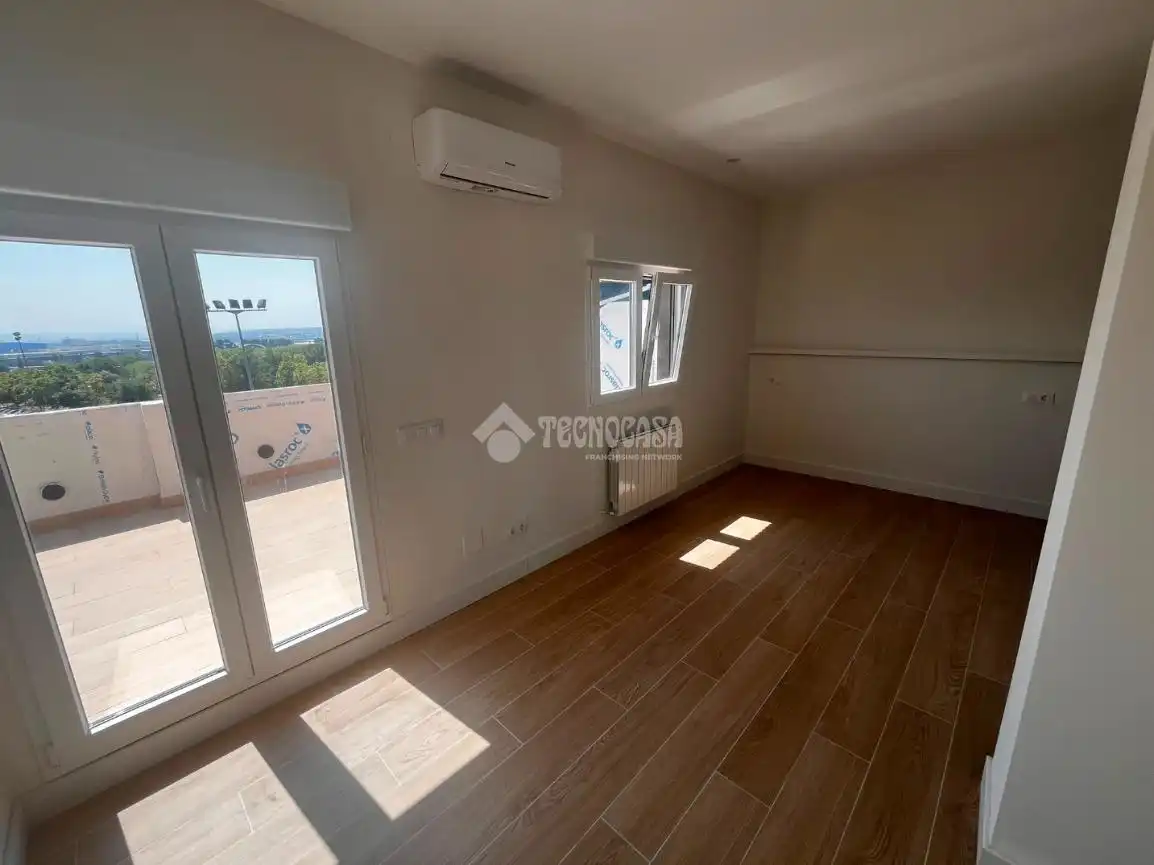 Habitación de Piso en venta en Madrid con Aire acondicionado y Terraza