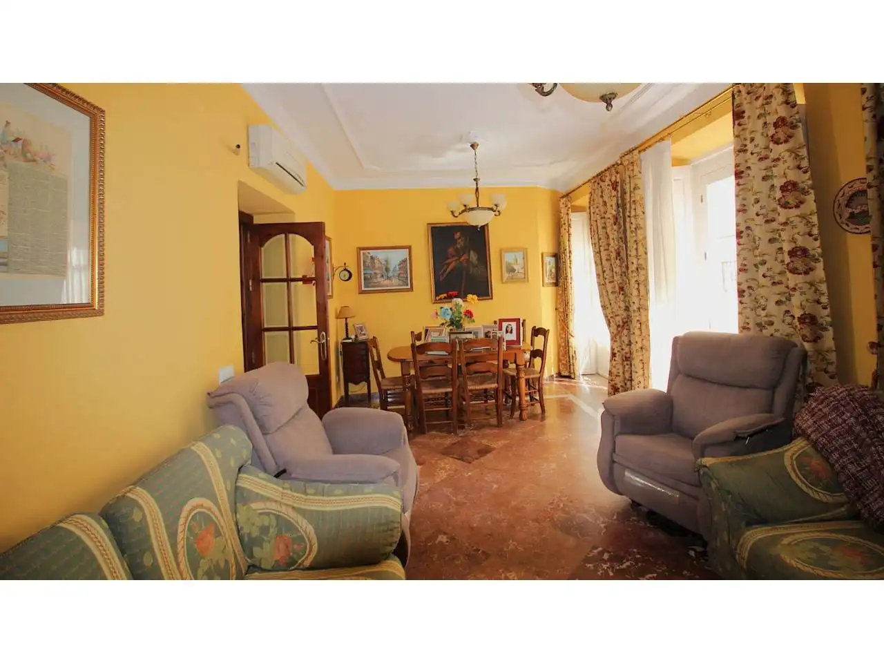 Living room of Houses for sale in Sevilla  with Air Conditioner, Heating and Terrace