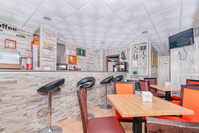 Local comercial en Venta en Calle ISAAC ALBENIZ, 12 en Plaza de Toros