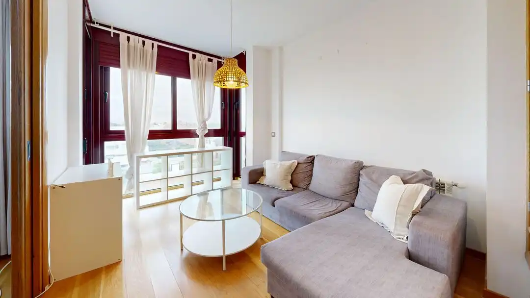 Living room of Flat for rent in  Madrid Capital  with Air Conditioner, Heating and Storage room