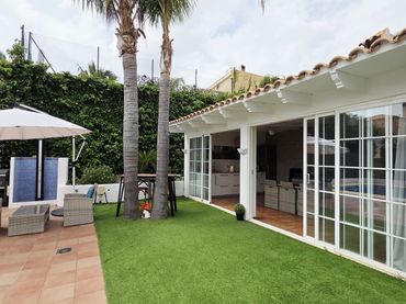 House with pool for sale in Escandinavia - Cautivador