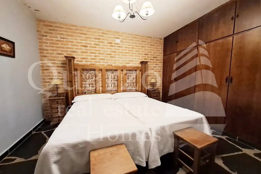 Bedroom of Houses for sale in Herrera de Alcántara  with Air Conditioner and Furnished