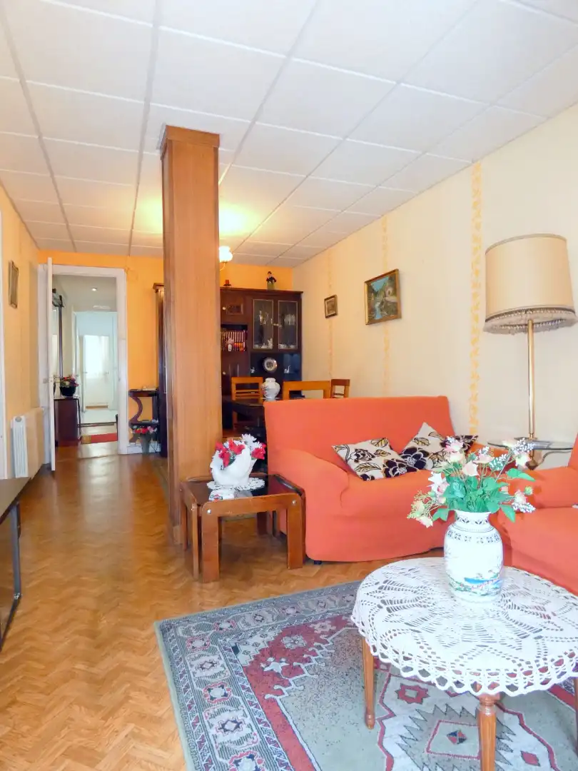 Sala de estar de Piso en venta en Bilbao  con Calefacción, Parquet y Terraza
