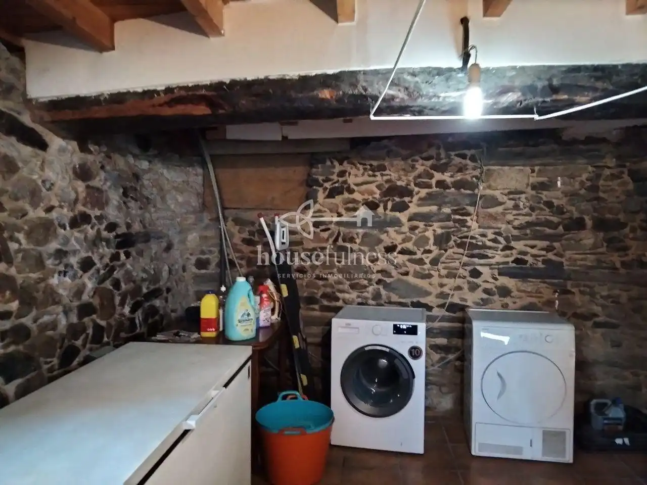 Cuina de Finca rústica en venda en Ferrol amb Calefacció i Jardí privat