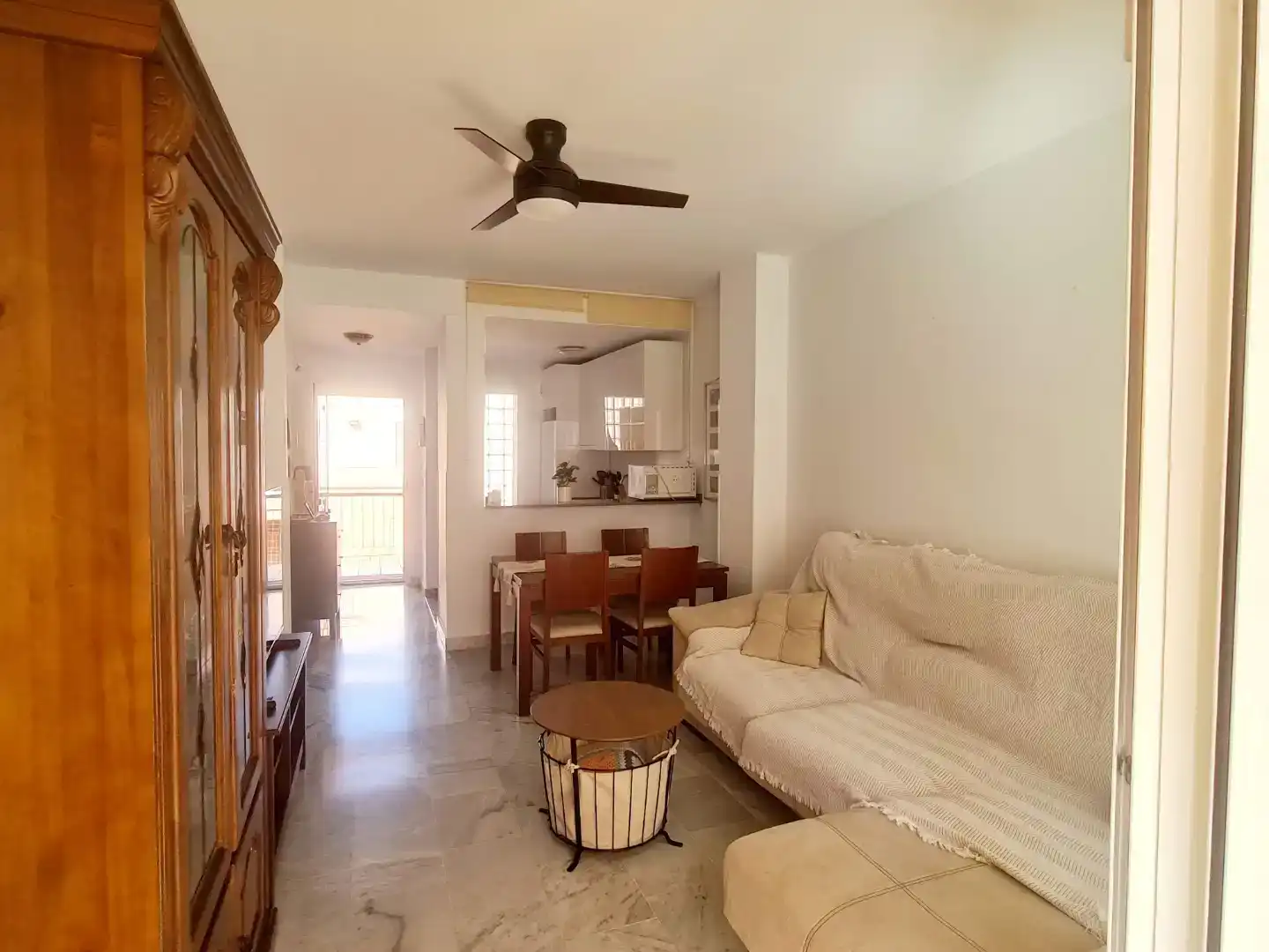 Living room of Flat for rent in Islantilla  with Air Conditioner, Private garden and Parquet flooring