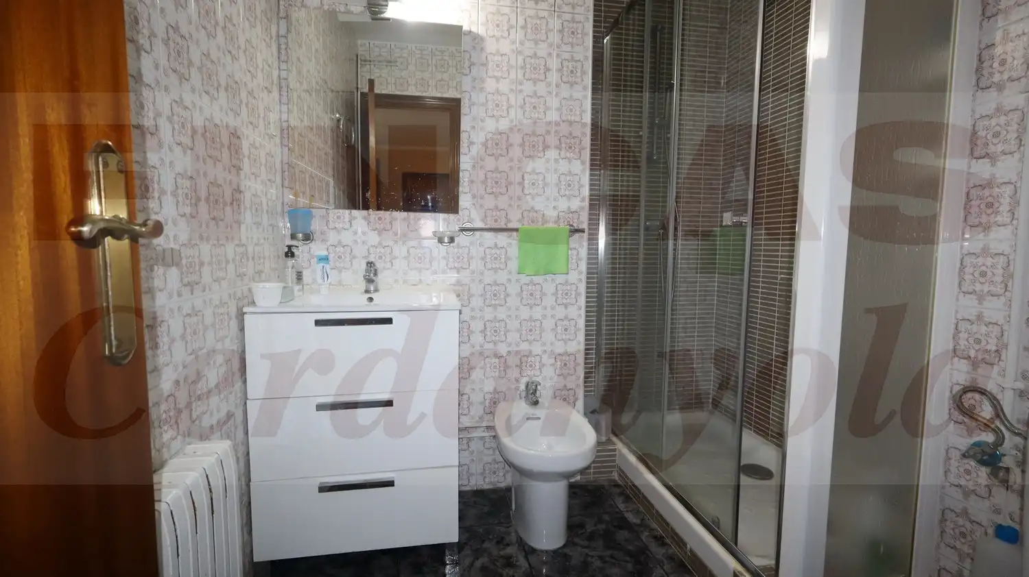 Bany de Pis en venda en Cerdanyola del Vallès amb Calefacció i Balcó
