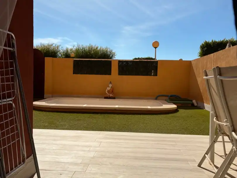 Jardí de Pis de lloguer en Roquetas de Mar amb Aire condicionat, Calefacció i Jardí privat