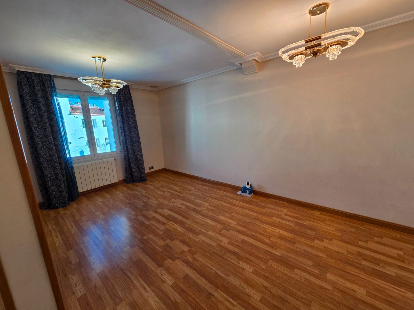 Dormitori de Pis en venda en Burgos Capital amb Calefacció i Parquet