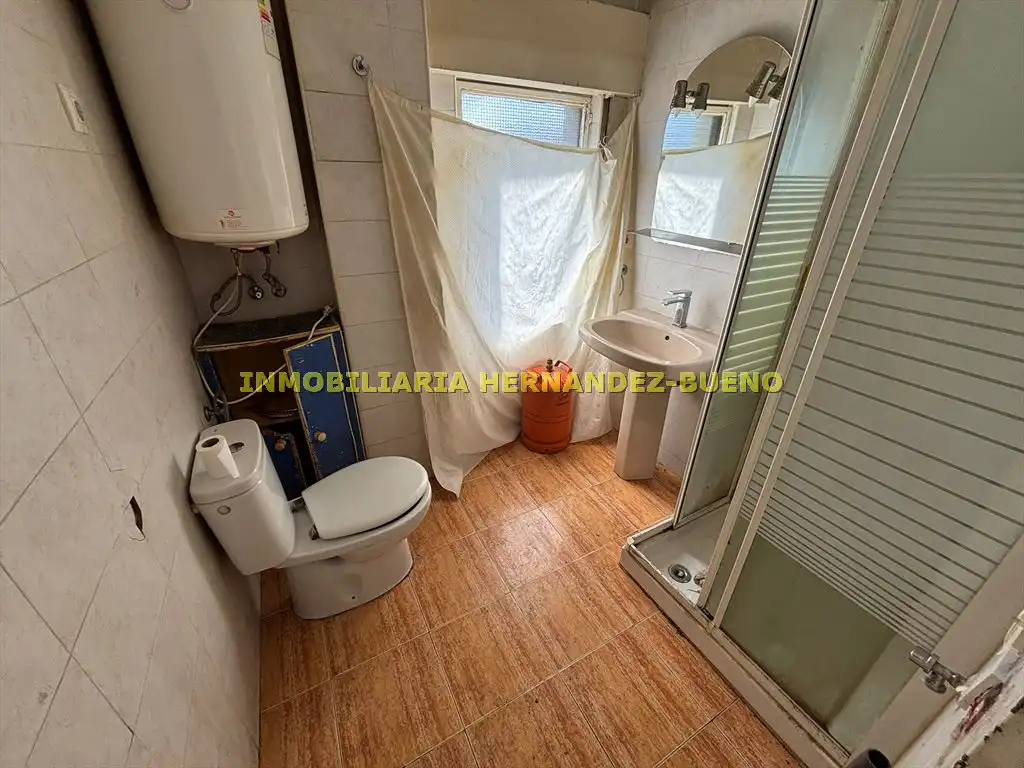 Habitación de Local en venta en Salamanca