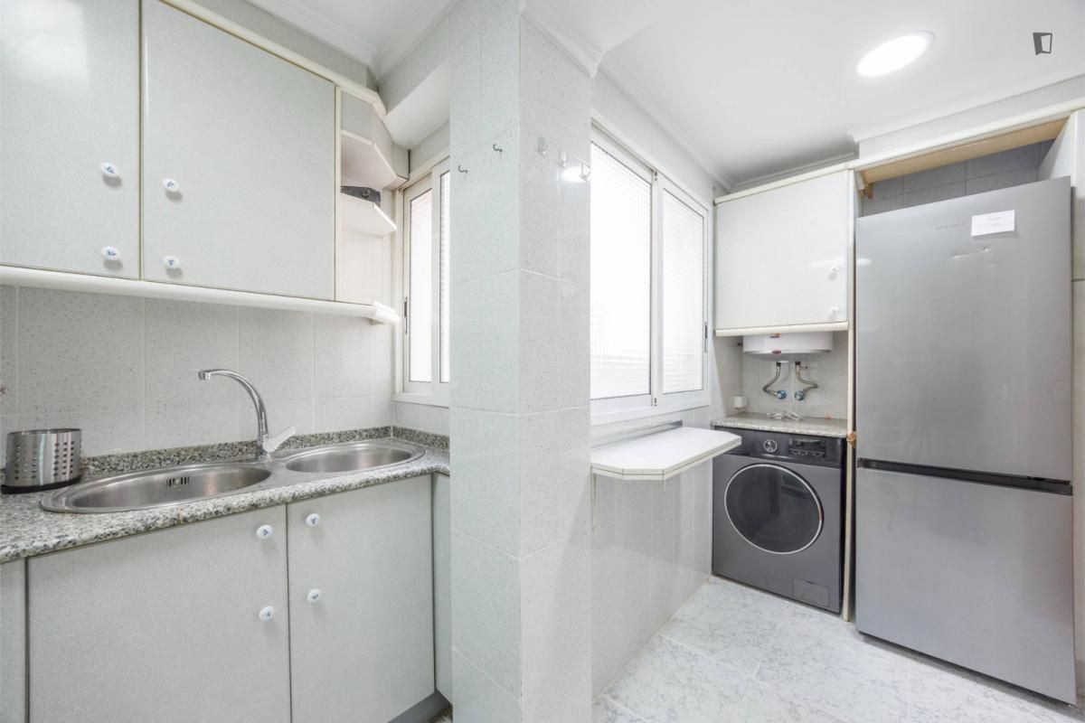 Kitchen of Apartment to rent in  Valencia Capital  with Furnished, Oven and Washing machine