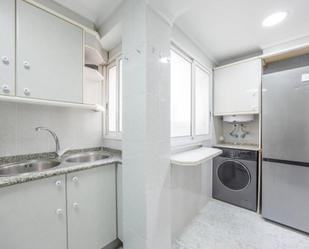 Cuina de Apartament de lloguer en  Valencia Capital amb Moblat, Forn i Rentadora