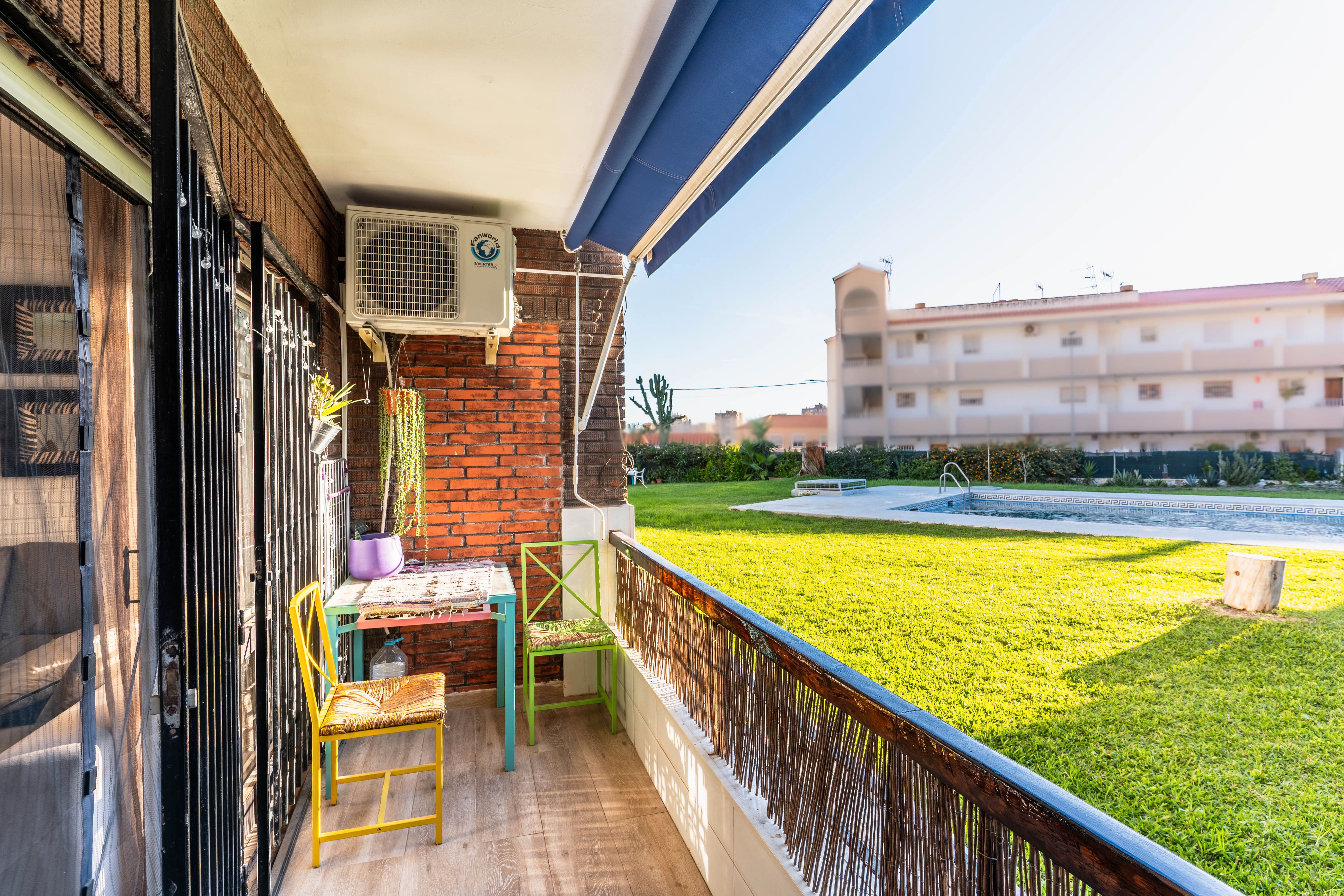Dormitori de Planta baixa en venda en Roquetas de Mar amb Terrassa i Piscina comunitària