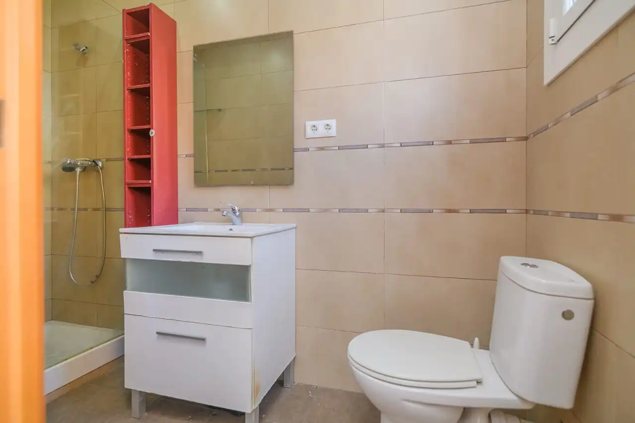 Bany de Pis en venda en Barcelona amb Parquet, Terrassa i Traster