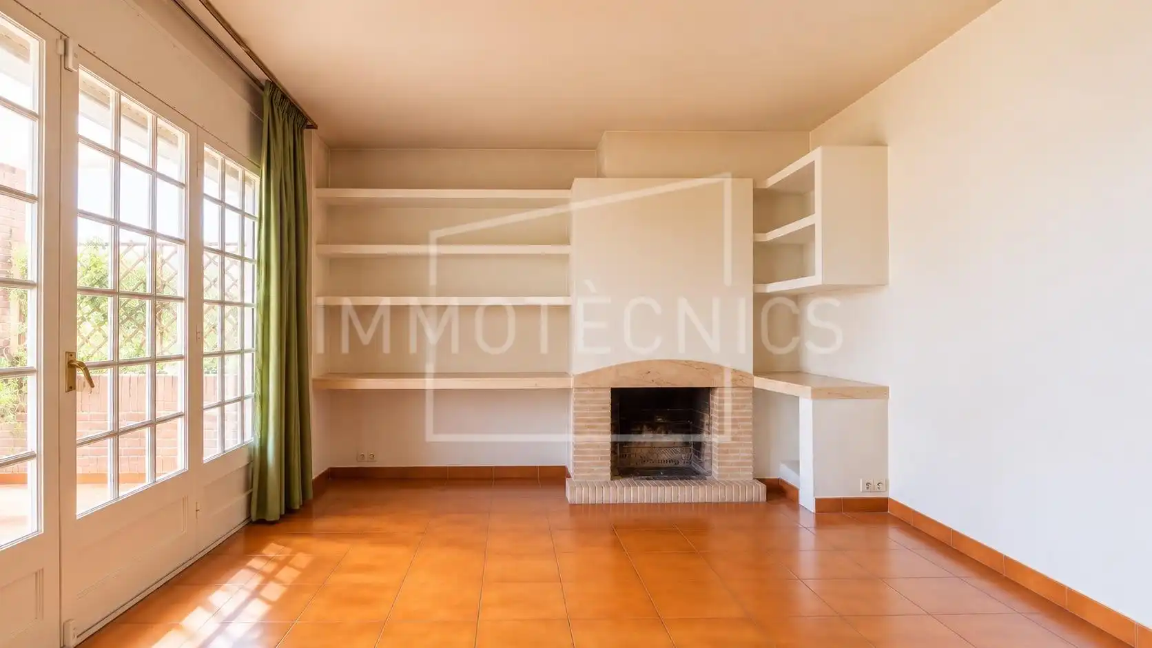 Sala d'estar de Casa o xalet en venda en Canet de Mar, Barcelona