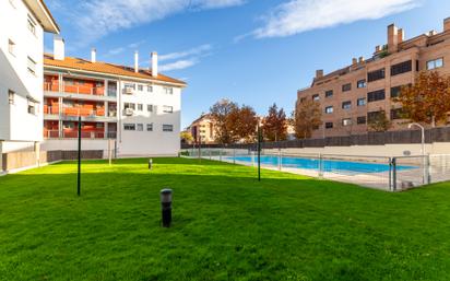 Swimming pool of Flat for sale in Navalcarnero  with Air Conditioner