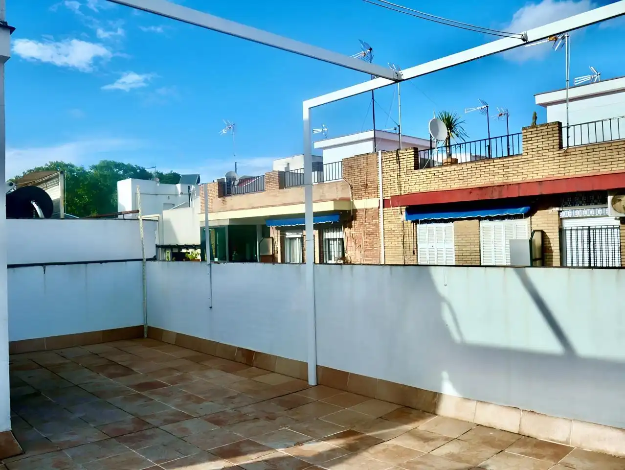 Terraza de Casa adosada en venta en Sevilla con Aire acondicionado, Calefacción y Parquet