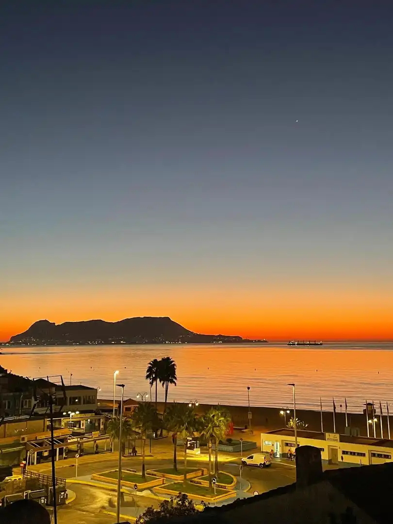 Vista exterior de Casa adosada de alquiler en Algeciras con Amueblado