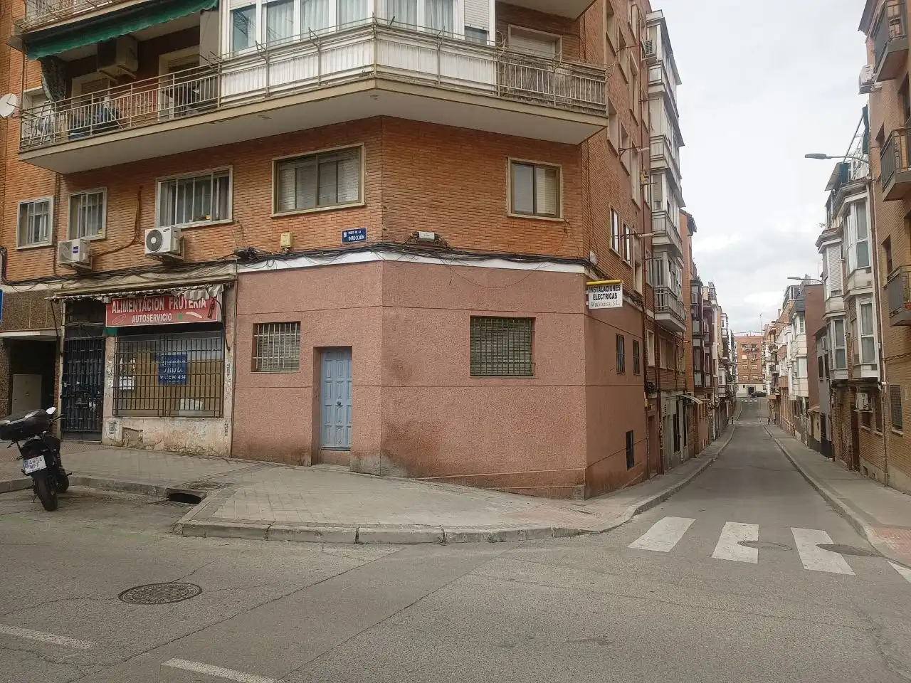 Local comercial en venda a Paseo de la Dirección 95