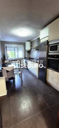 Piso en Alquiler en Socarrera en Noreña