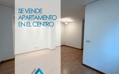 Vista exterior de Apartament en venda en Alcalá de Henares amb Aire condicionat, Calefacció i Parquet