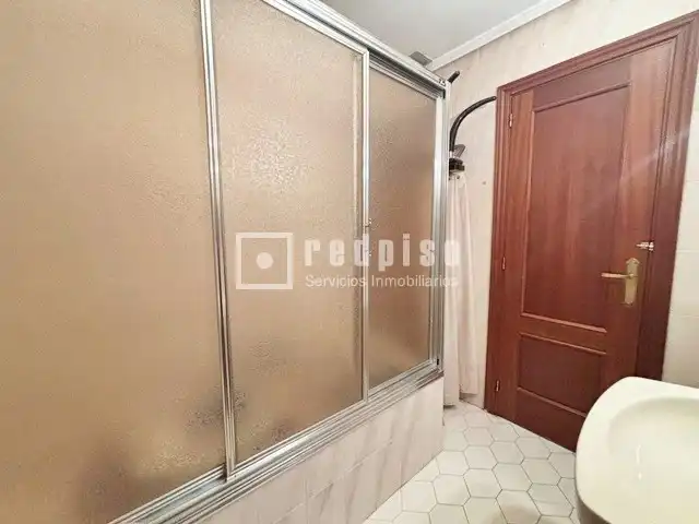 Bany de Dúplex en venda en Guadalajara amb Calefacció, Terrassa i Moblat