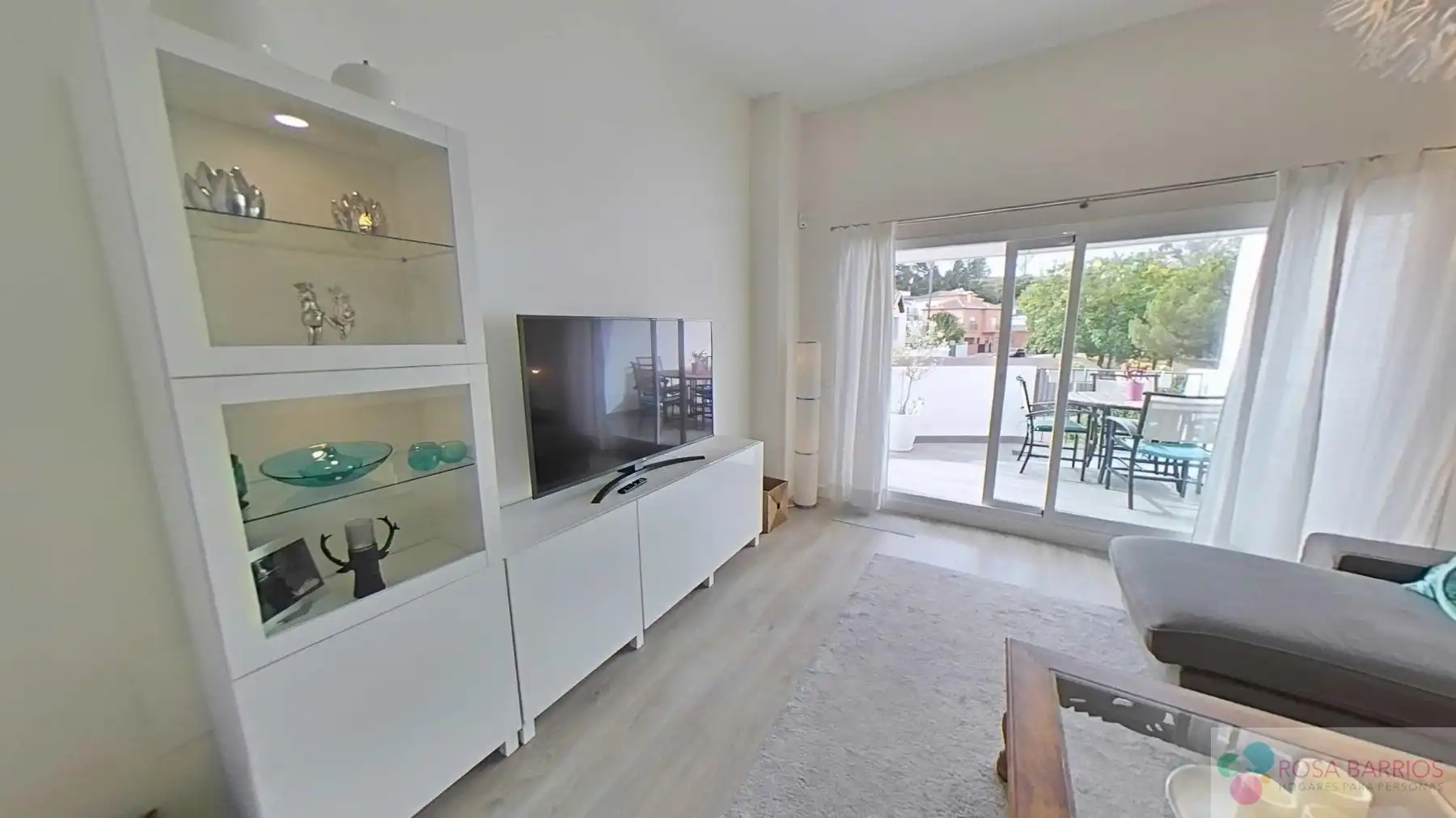 Sala de estar de Piso en venta en Marbella con Terraza y Piscina comunitaria