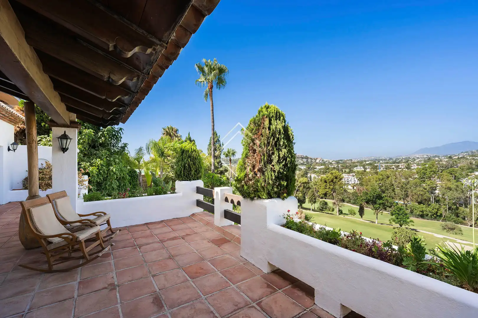 Terrassa de Casa o xalet en venda en Marbella amb Aire condicionat, Calefacció i Jardí privat