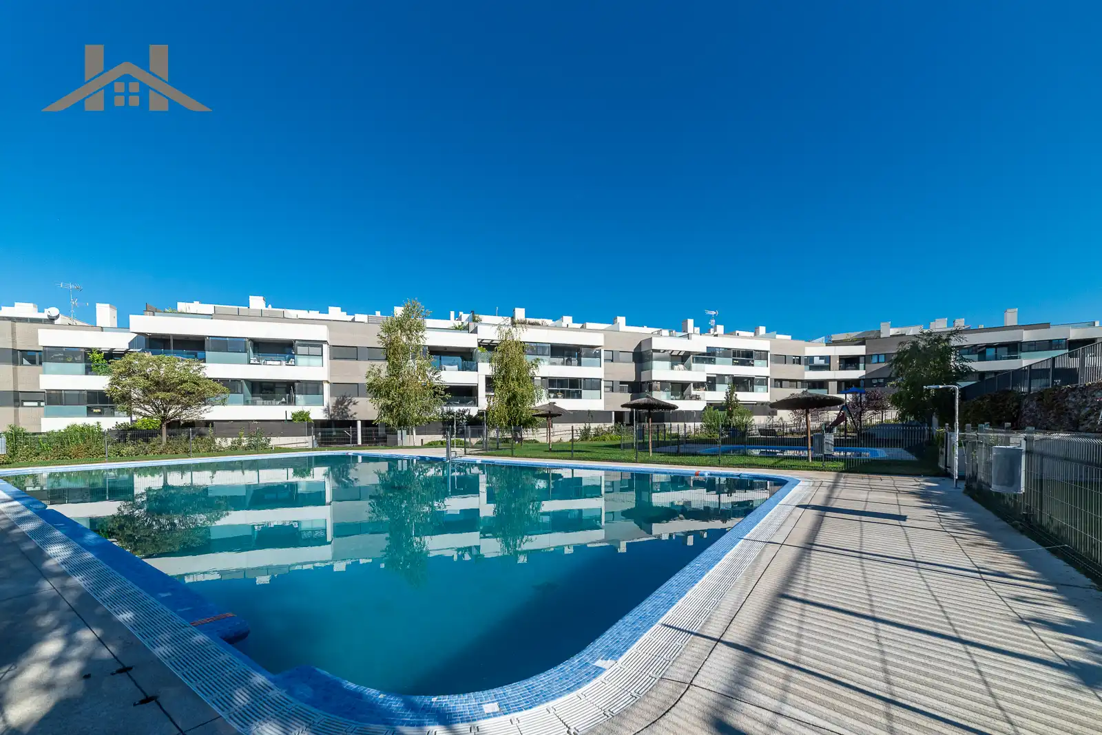 Piscina de Pis en venda en Valenoso