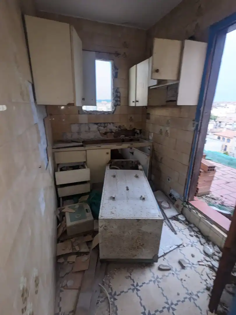 Kitchen of Buildings for sale in Manresa  with Alarm