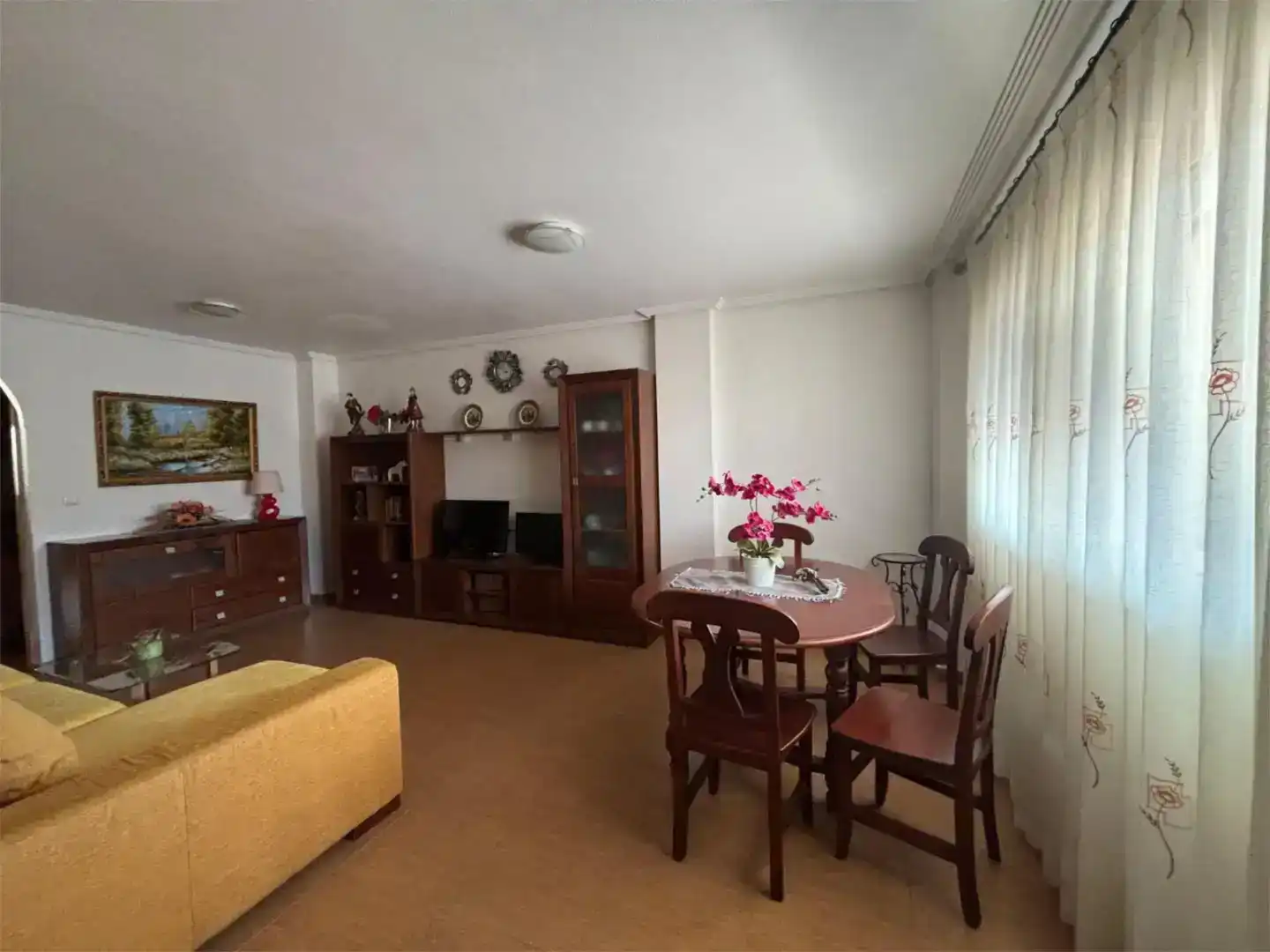 Sala d'estar de Casa o xalet en venda en Orihuela amb Aire condicionat, Traster i Moblat