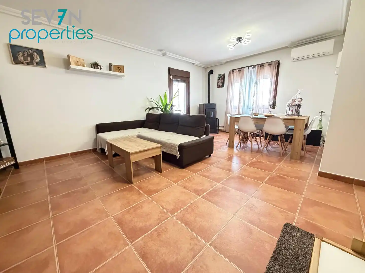 Vista exterior de Casa o chalet en venta en La Torre de Esteban Hambrán con Aire acondicionado, Calefacción y Jardín privado