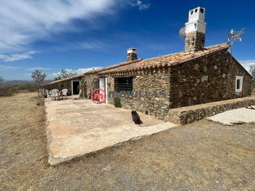 Casa con jardín en venta en Calle de Huércal-Overa 2